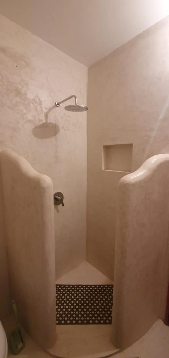 Kaleb'S Beachfront Serviced Studio Apartments Malindi Exterior foto