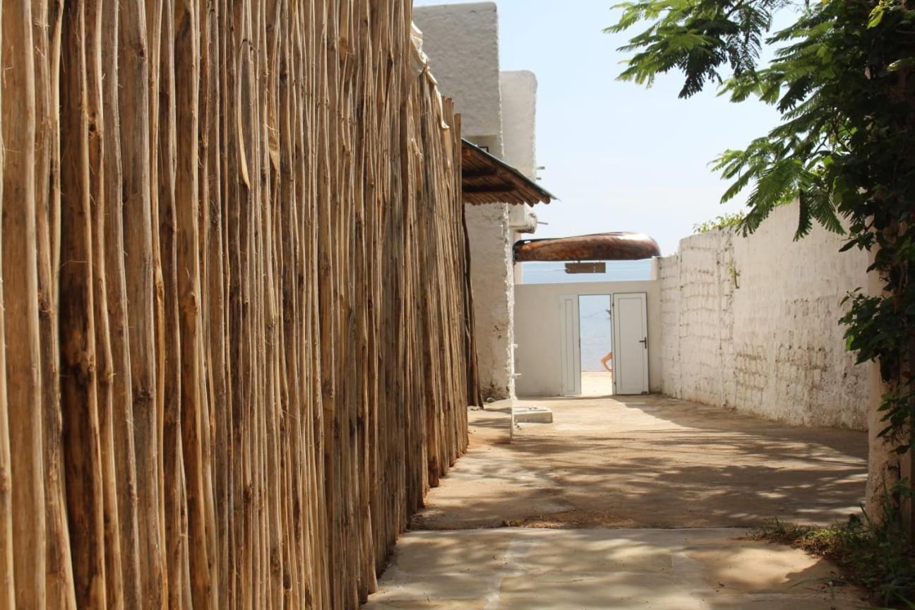 Kaleb'S Beachfront Serviced Studio Apartments Malindi Exterior foto