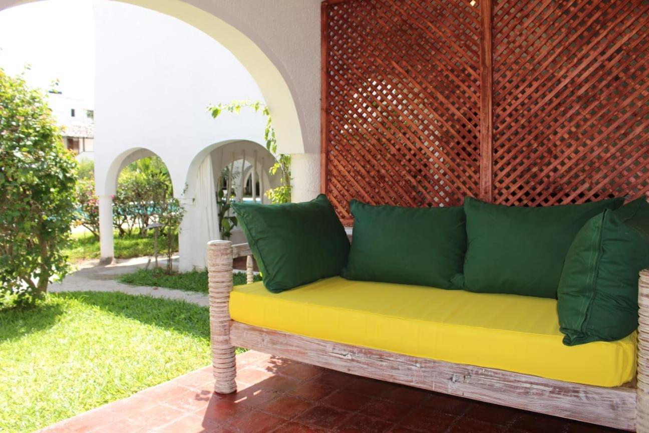 Kaleb'S Beachfront Serviced Studio Apartments Malindi Exterior foto