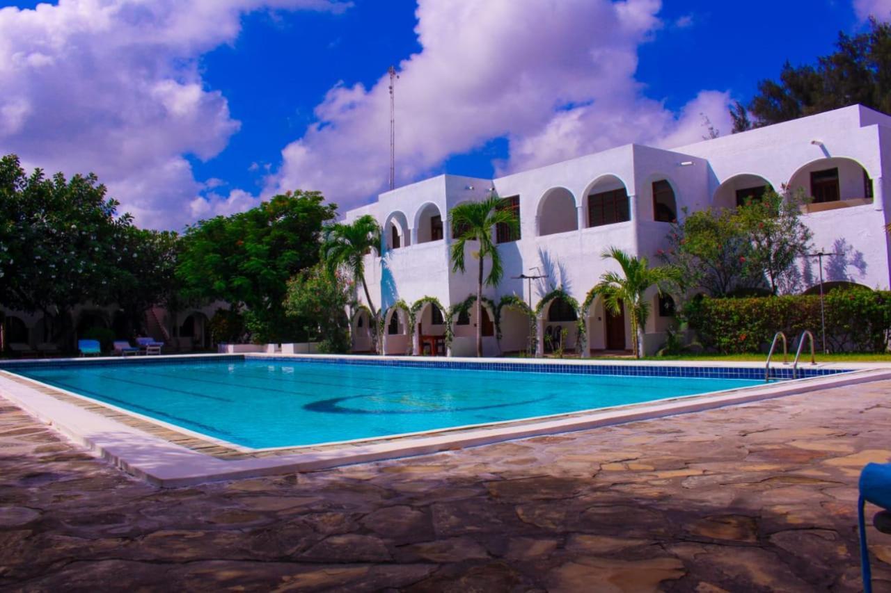 Kaleb'S Beachfront Serviced Studio Apartments Malindi Exterior foto